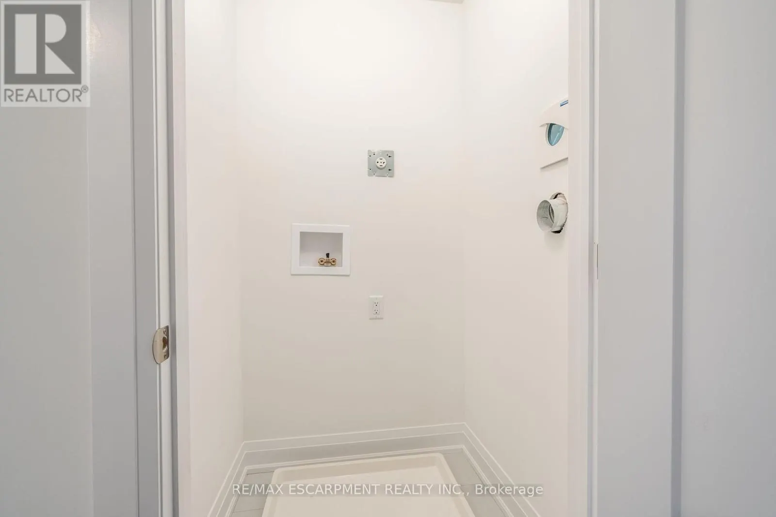 16 CLEAR VALLEY LANE