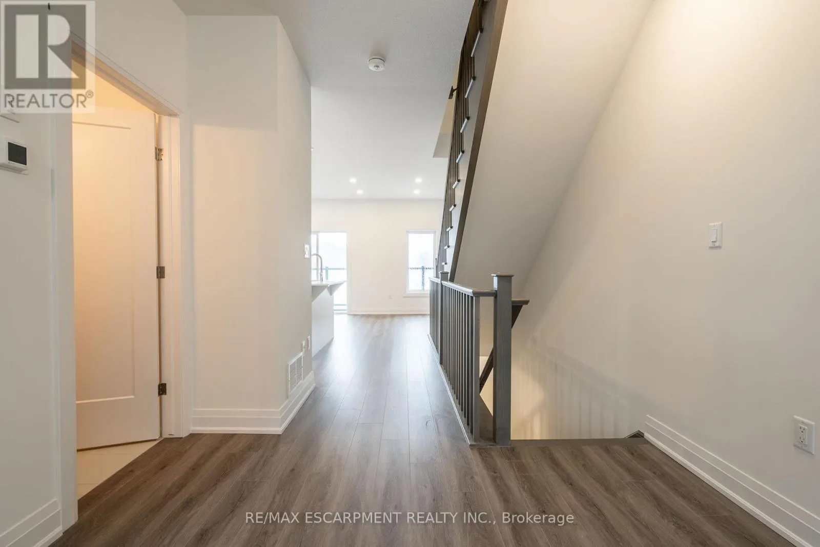 16 CLEAR VALLEY LANE