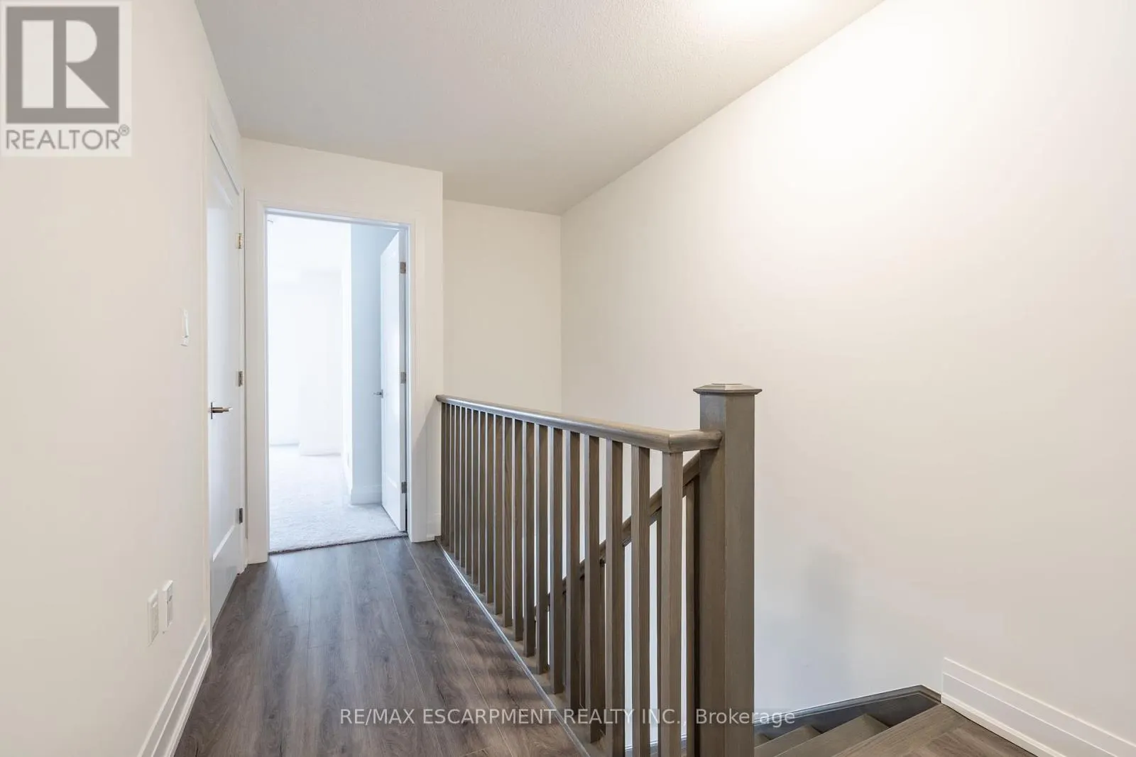 16 CLEAR VALLEY LANE