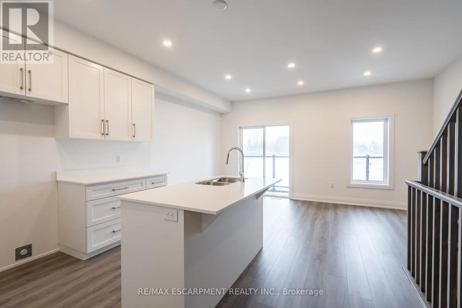 16 CLEAR VALLEY LANE