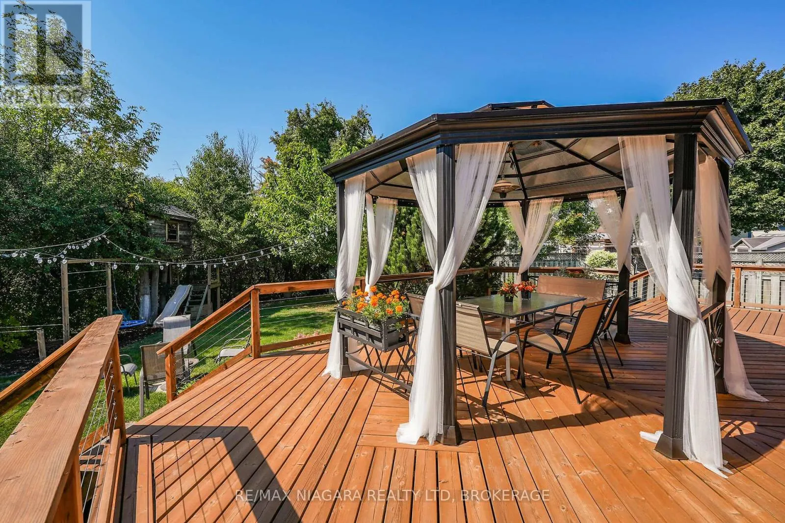 5 LUCERNE PLACE