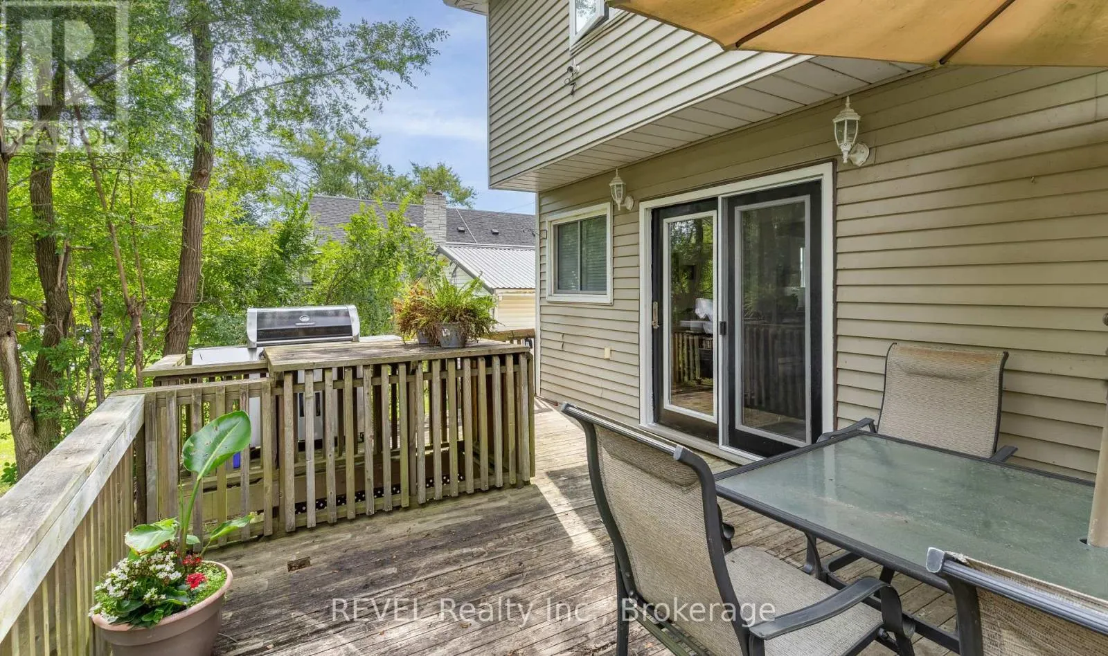 32 BAY AVENUE