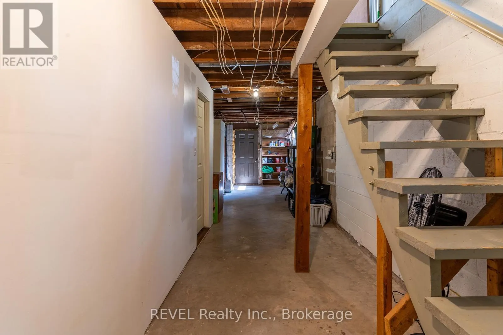32 BAY AVENUE