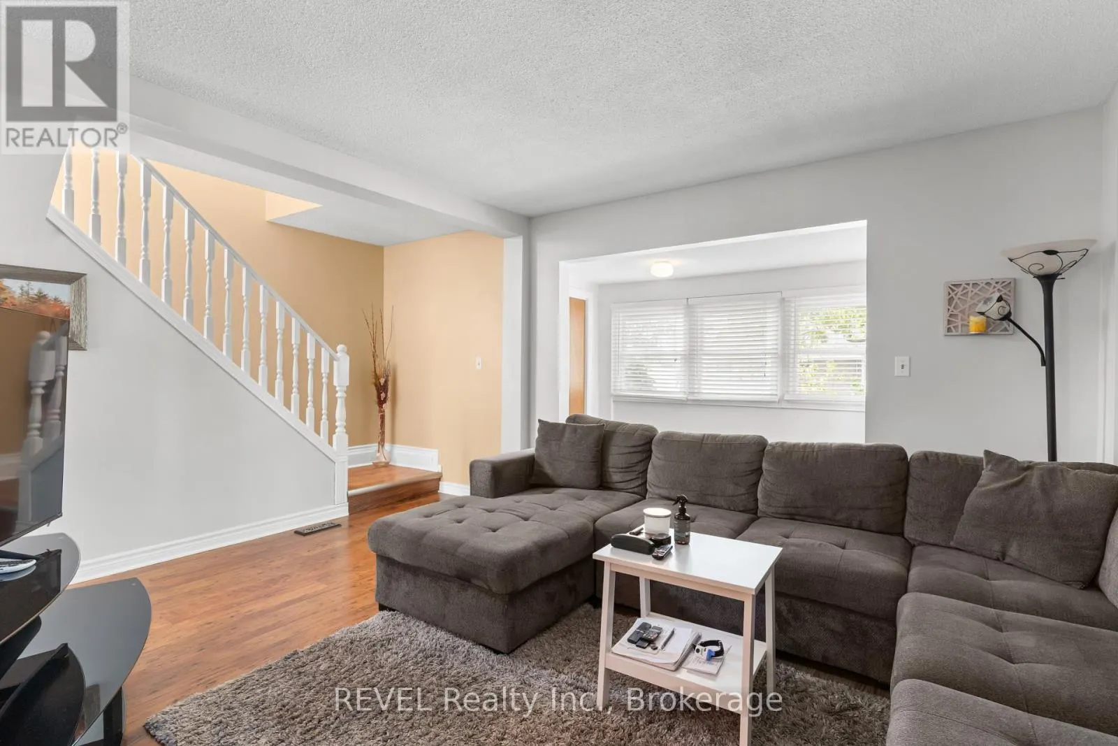 32 BAY AVENUE