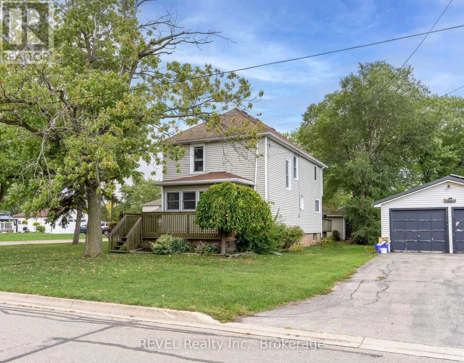 32 BAY AVENUE