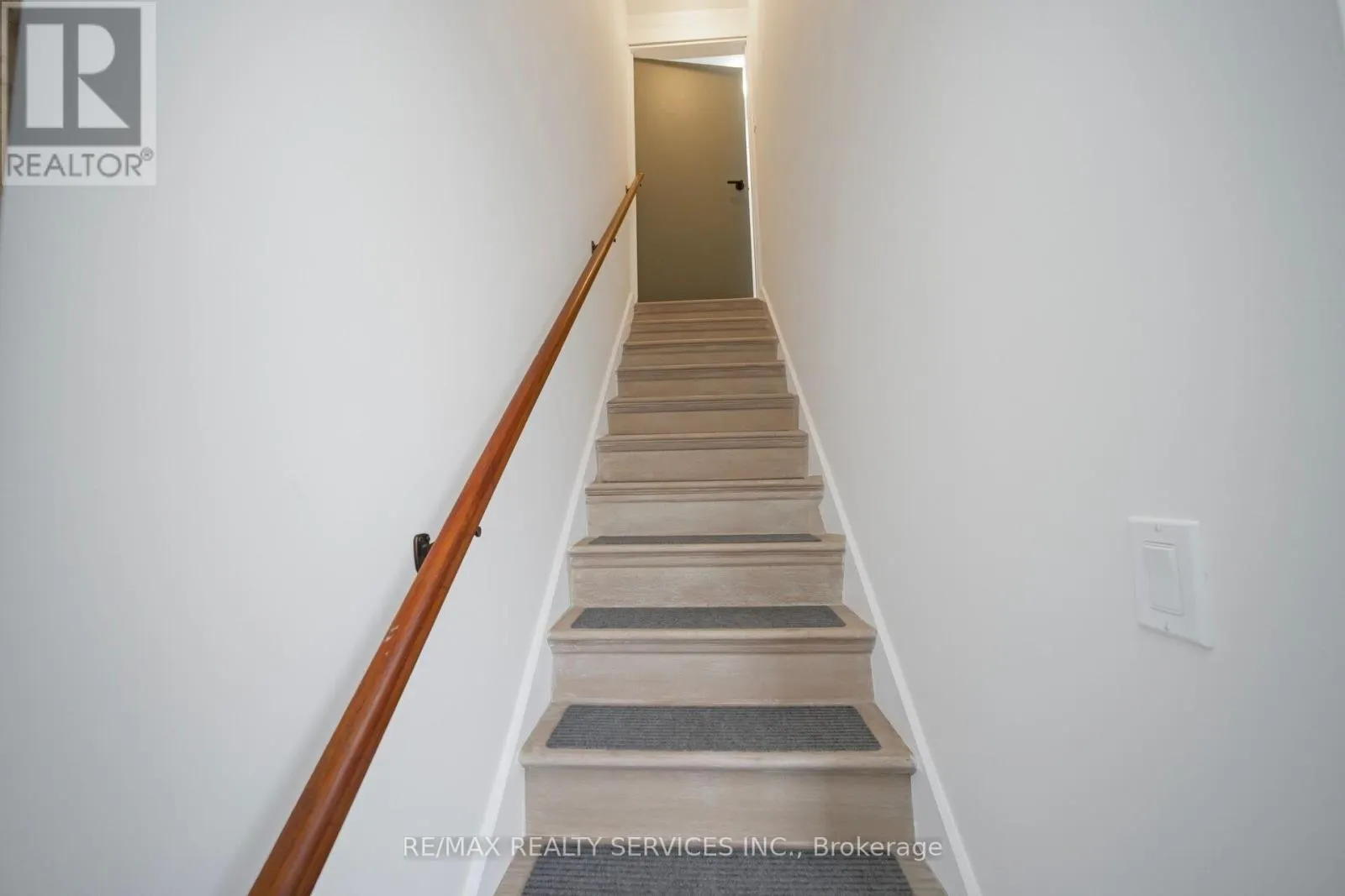 476 PROSPECT AVENUE