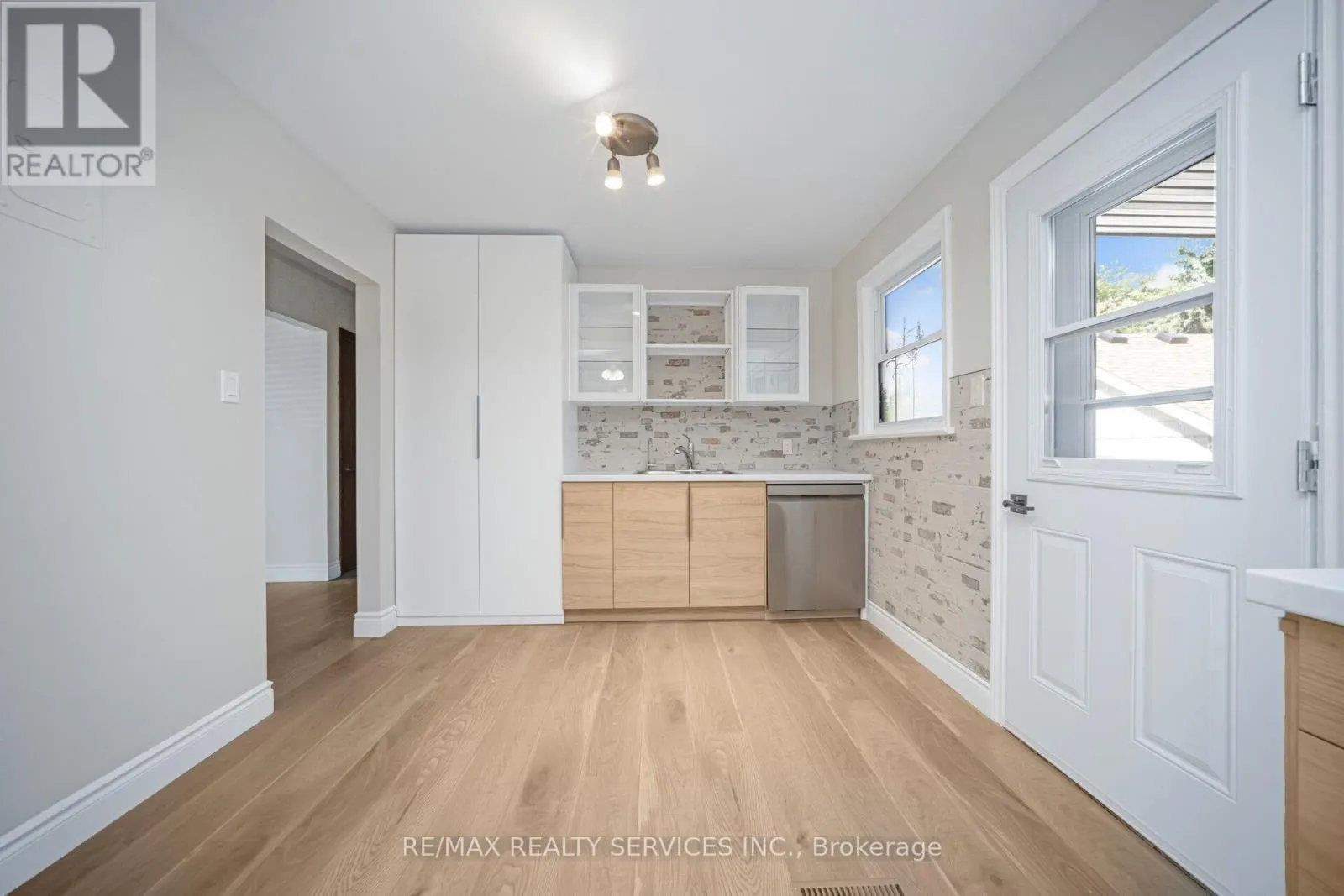 476 PROSPECT AVENUE
