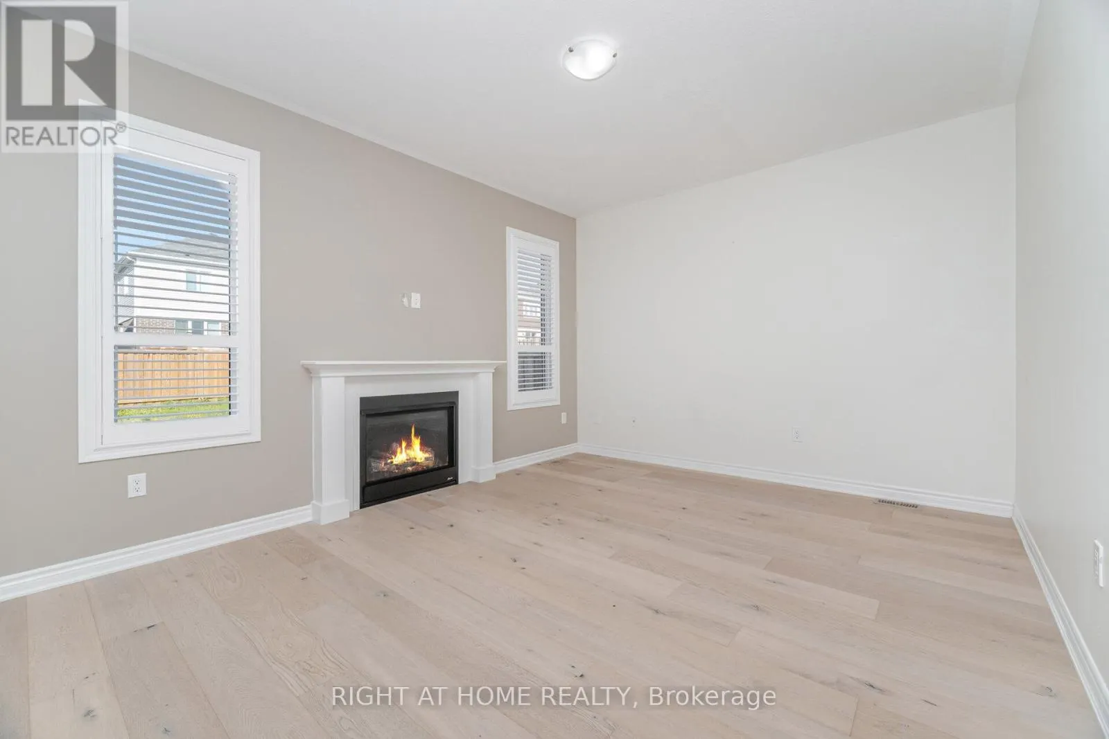28 PICKETT PLACE