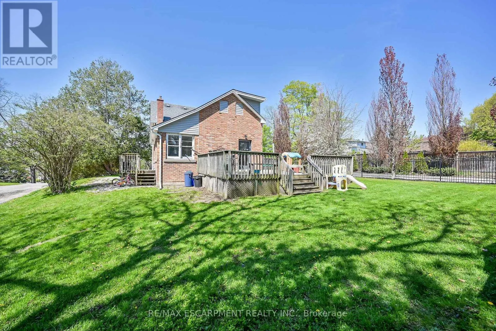 22 TOLHURST AVENUE