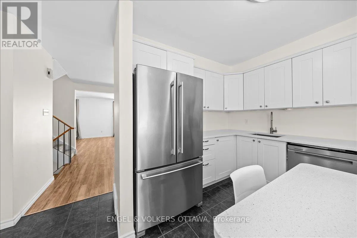 713 MALIBU TERRACE