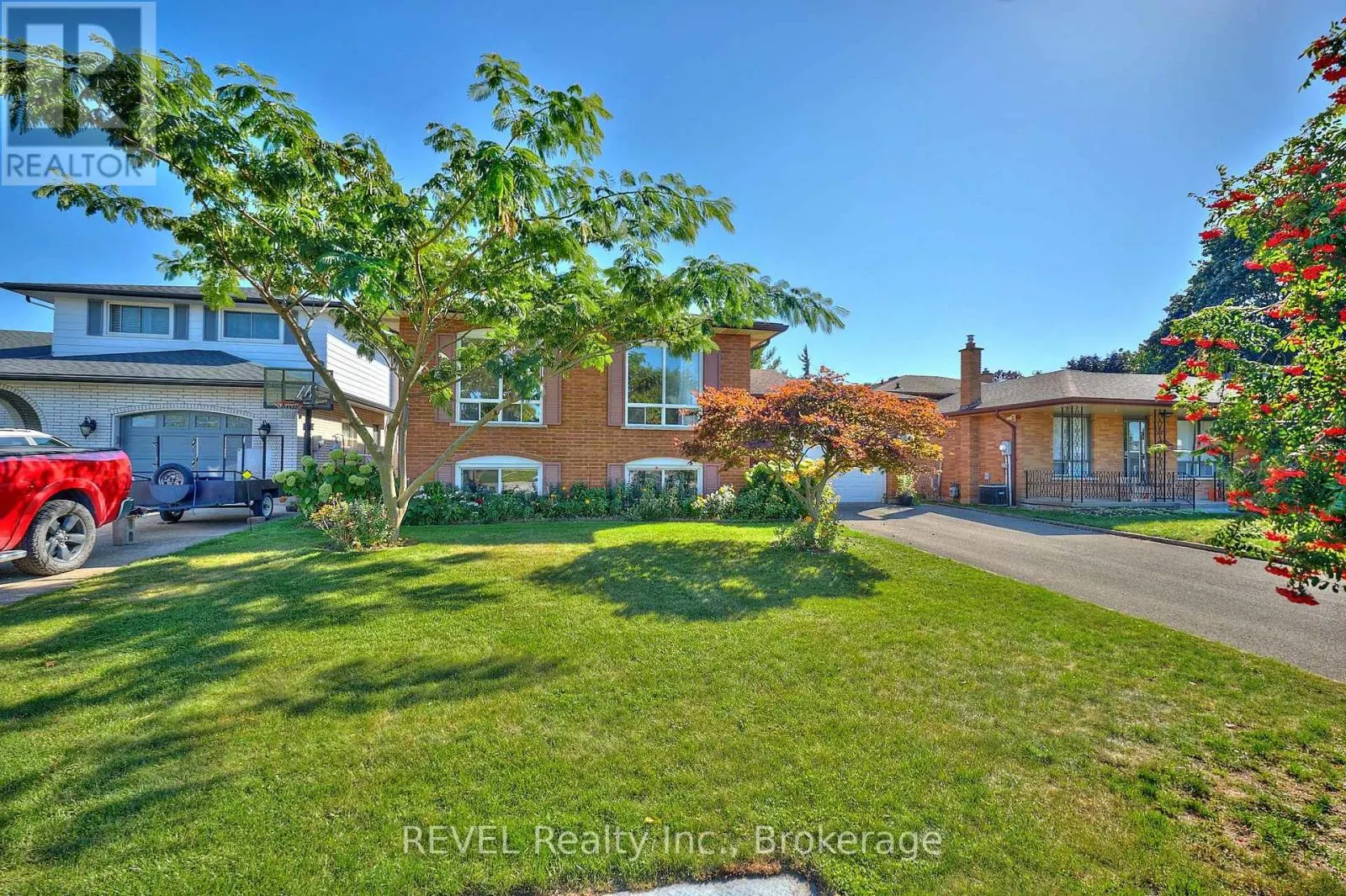 6 CHARLEEN CIRCLE