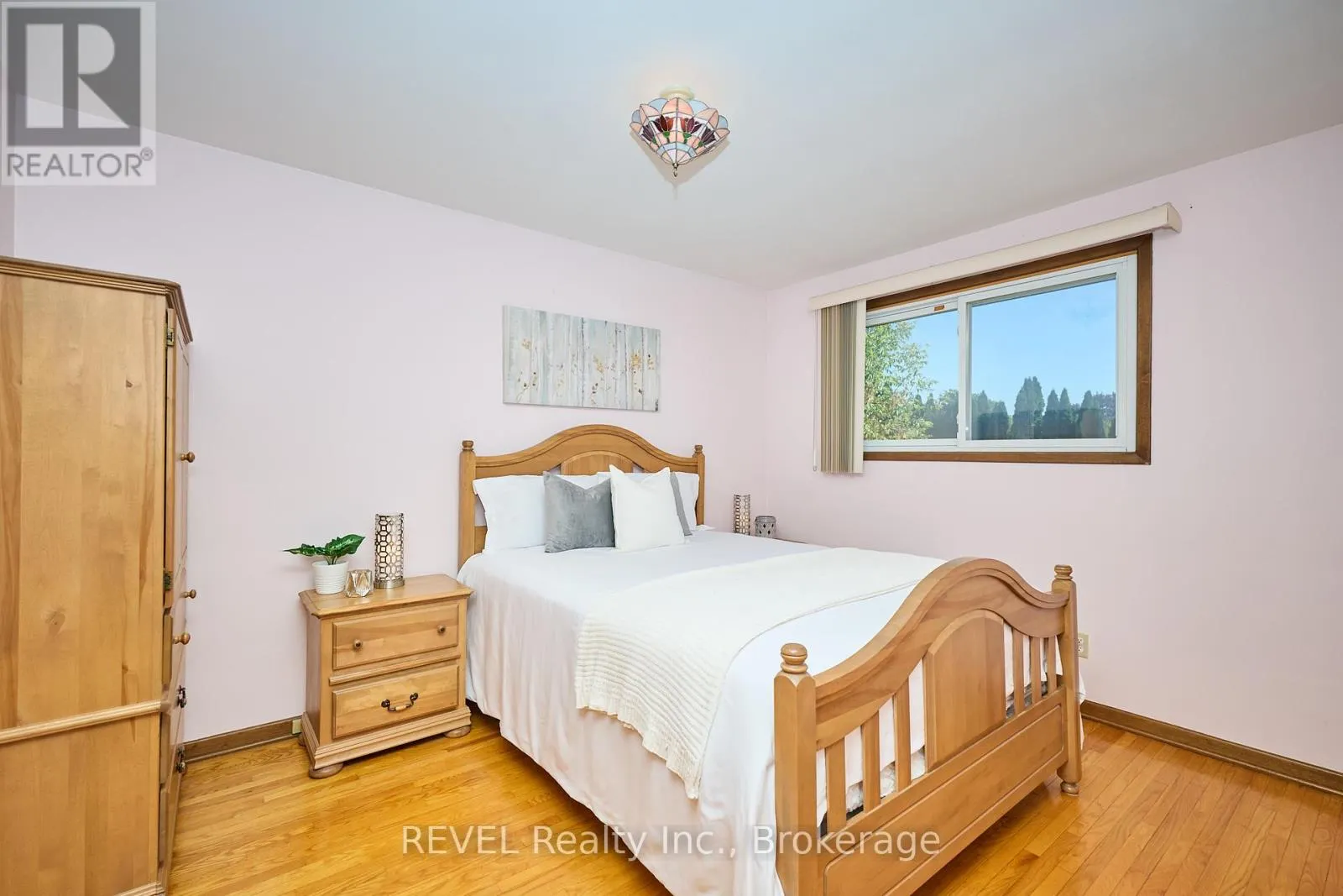 6 CHARLEEN CIRCLE