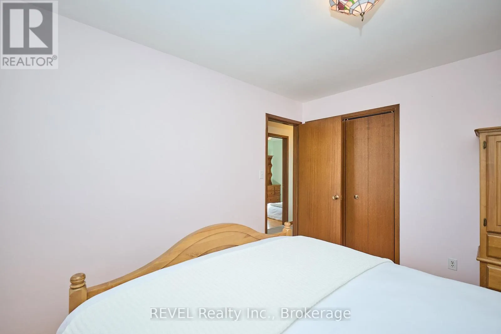 6 CHARLEEN CIRCLE