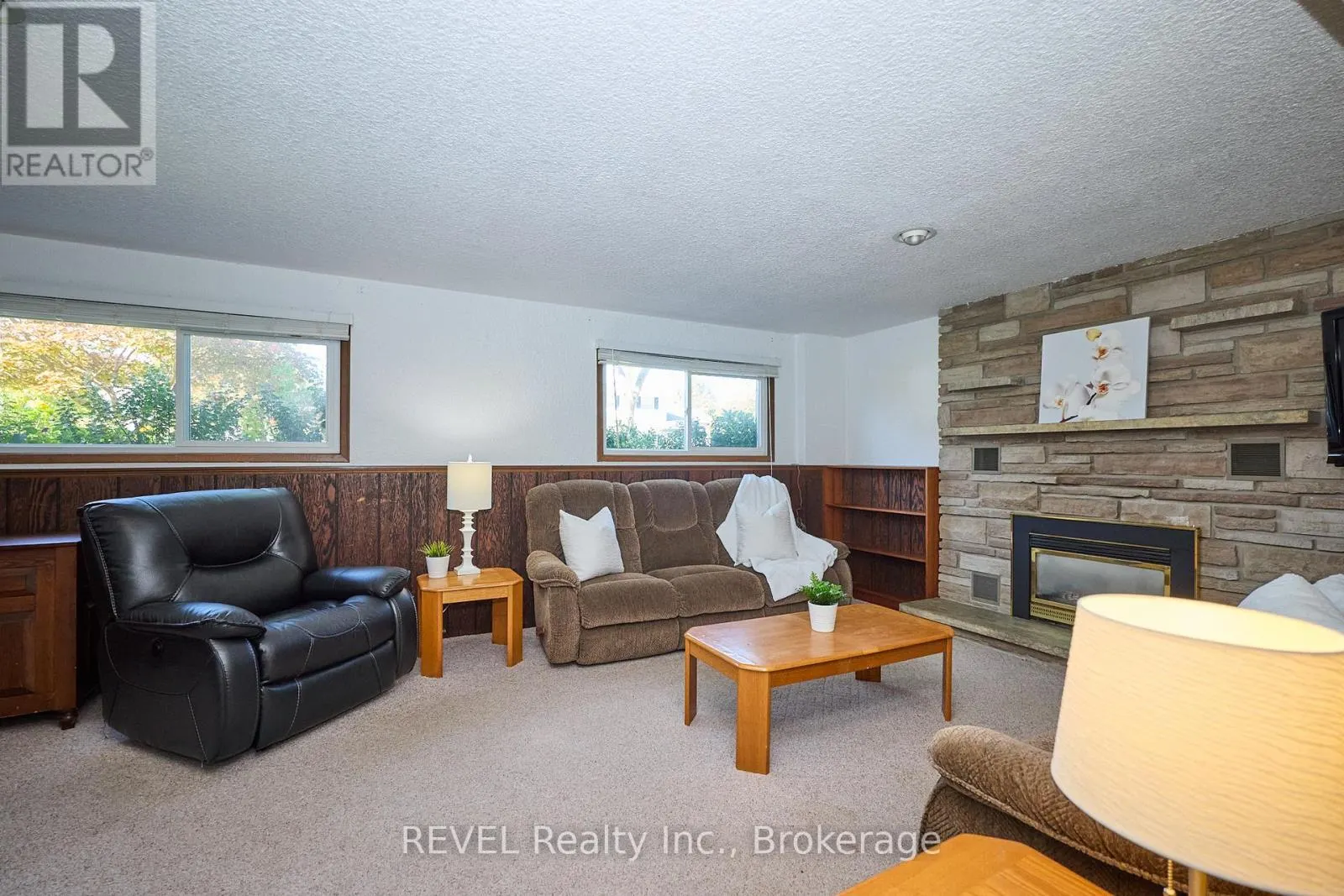 6 CHARLEEN CIRCLE