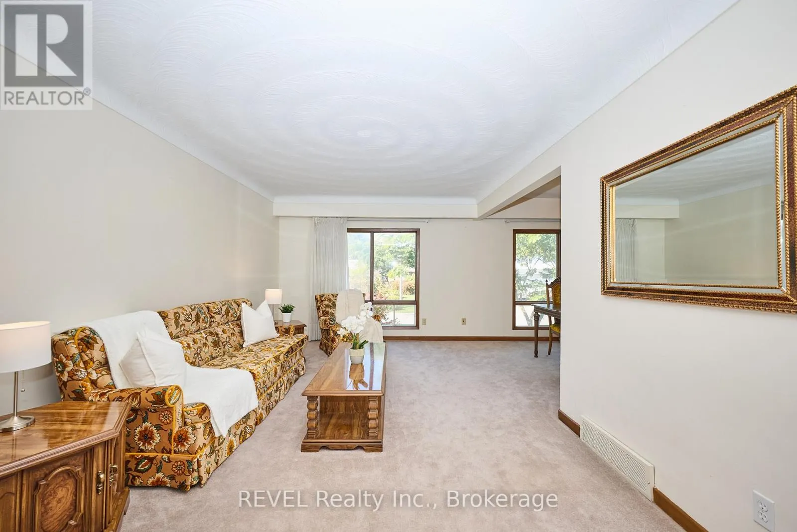 6 CHARLEEN CIRCLE