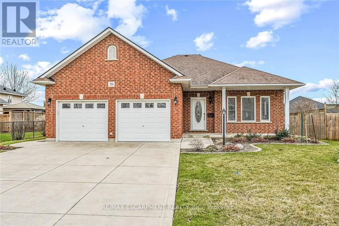 20 OAK CRESCENT