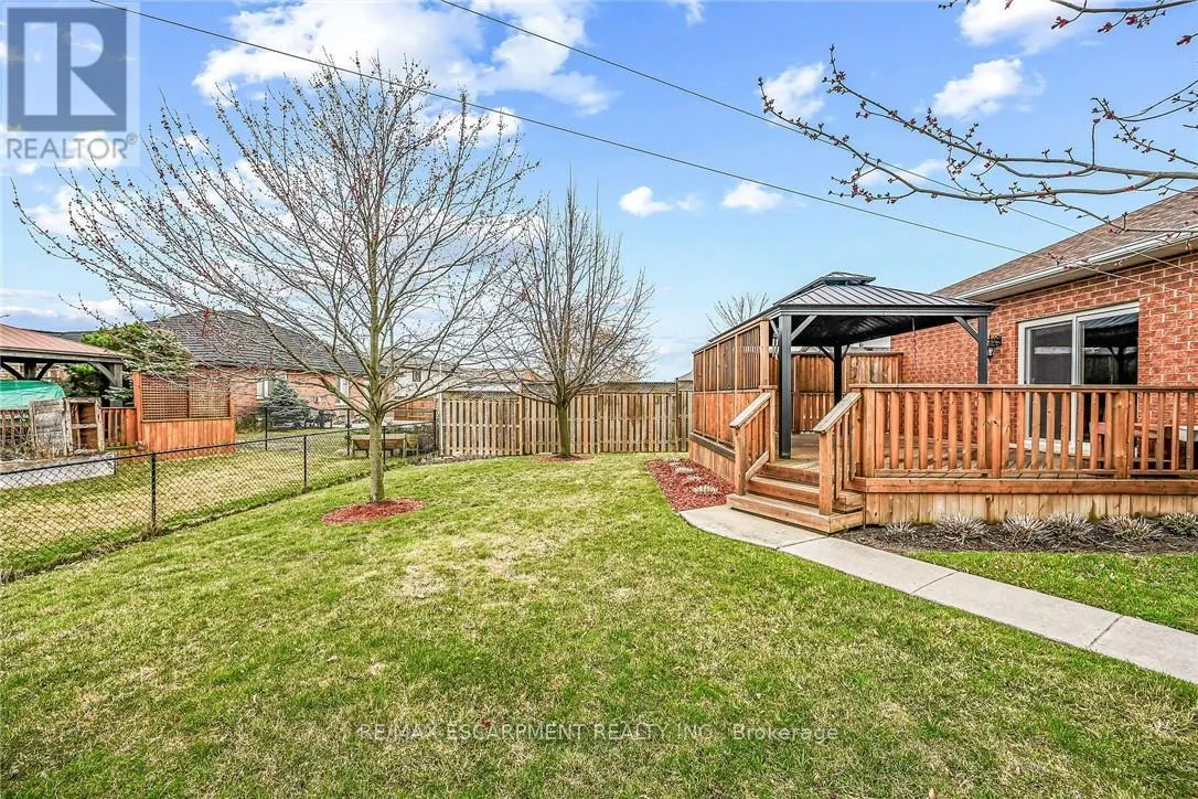 20 OAK CRESCENT