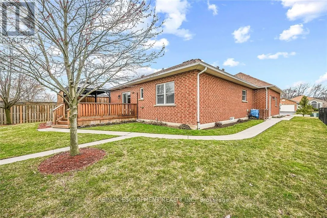 20 OAK CRESCENT