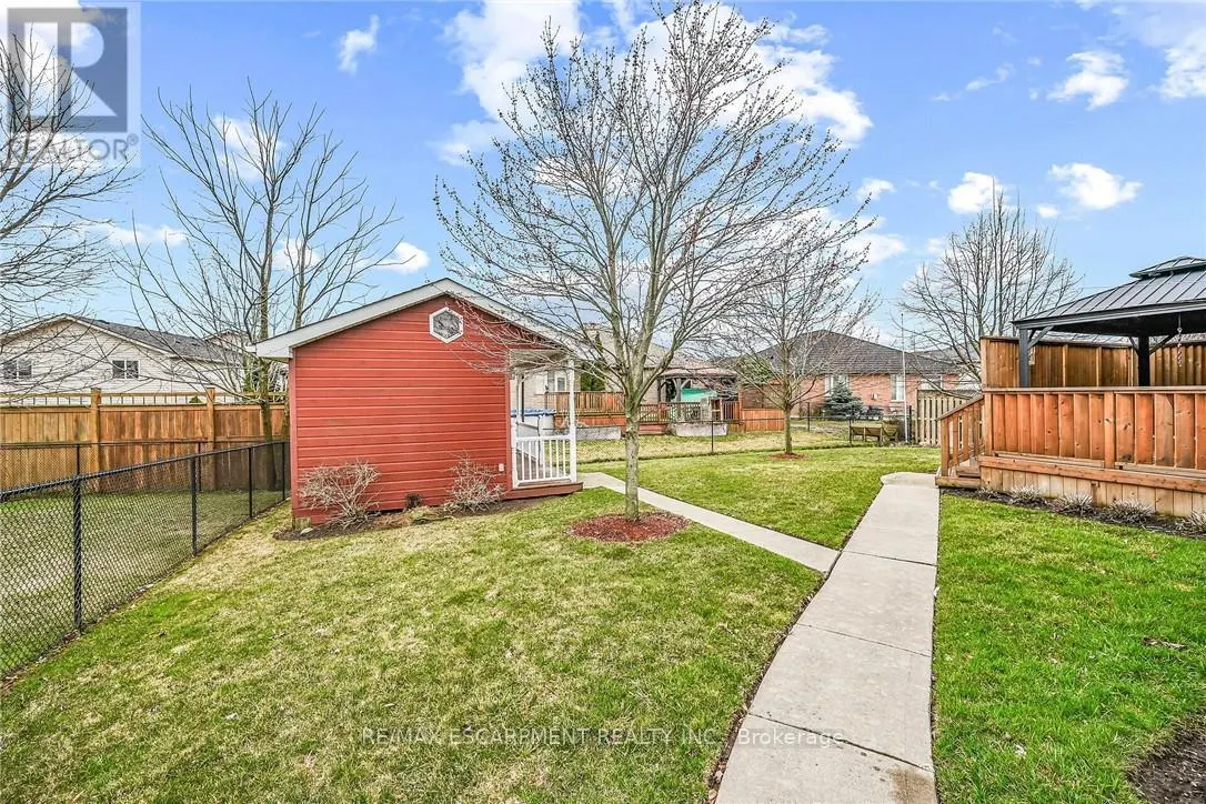 20 OAK CRESCENT
