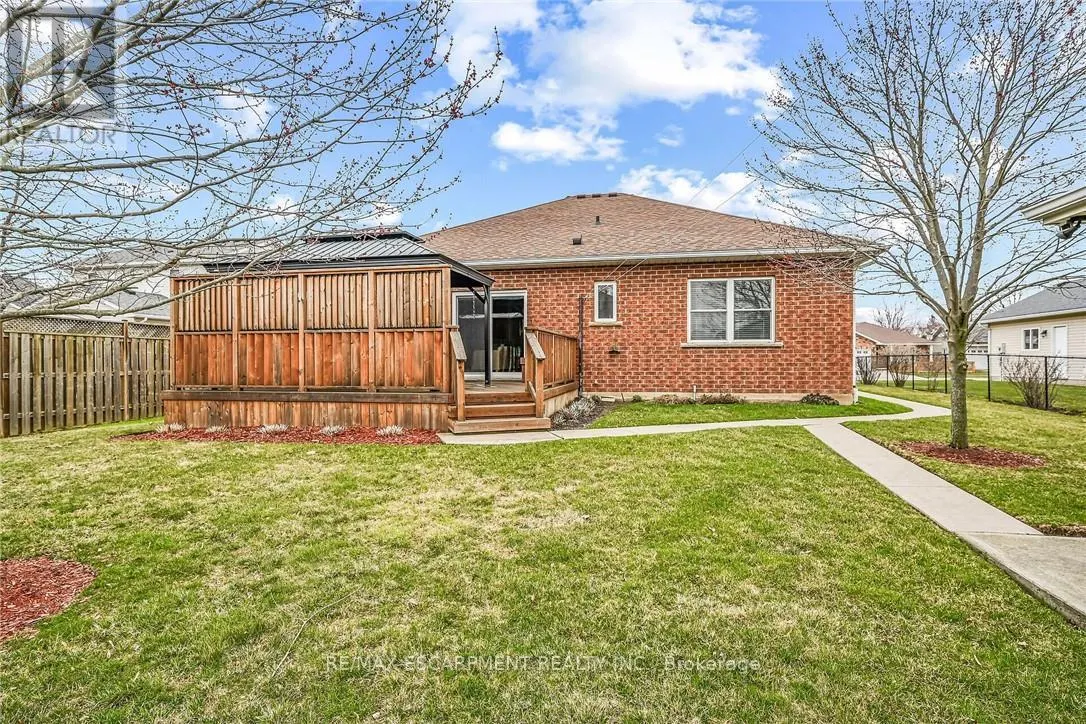 20 OAK CRESCENT