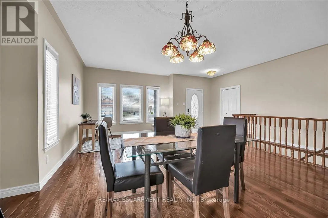20 OAK CRESCENT