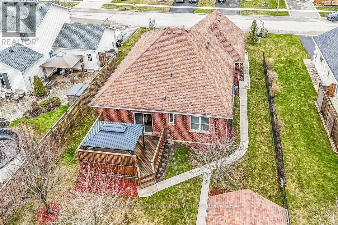 20 OAK CRESCENT