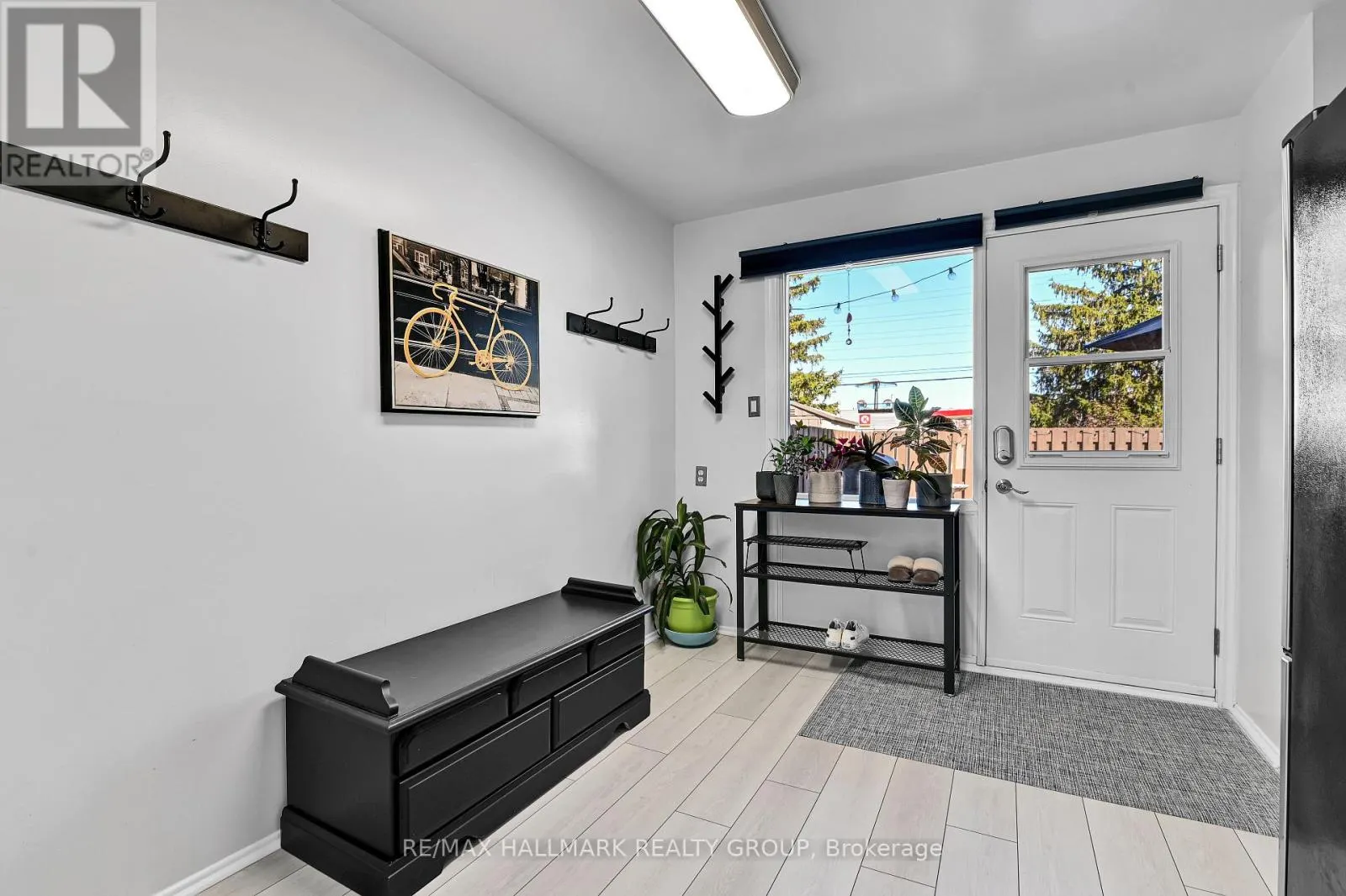 53 - 21 MIDLAND CRESCENT