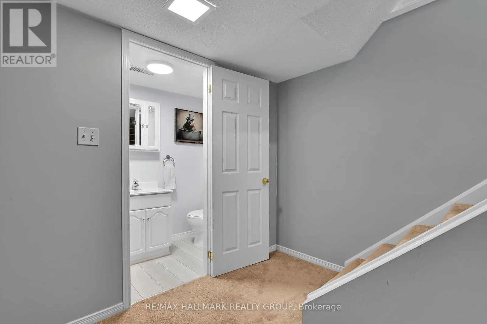 53 - 21 MIDLAND CRESCENT