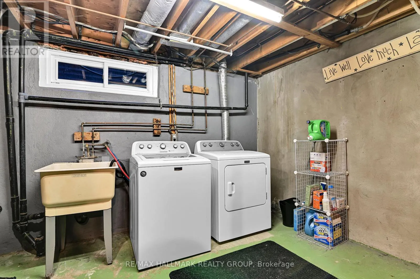 53 - 21 MIDLAND CRESCENT