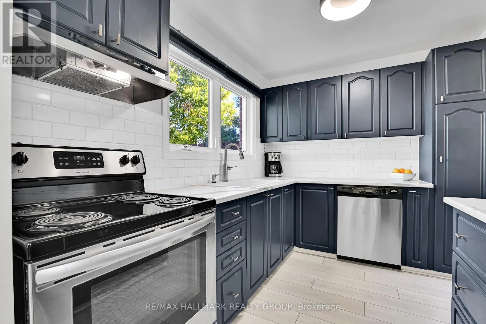 53 - 21 MIDLAND CRESCENT