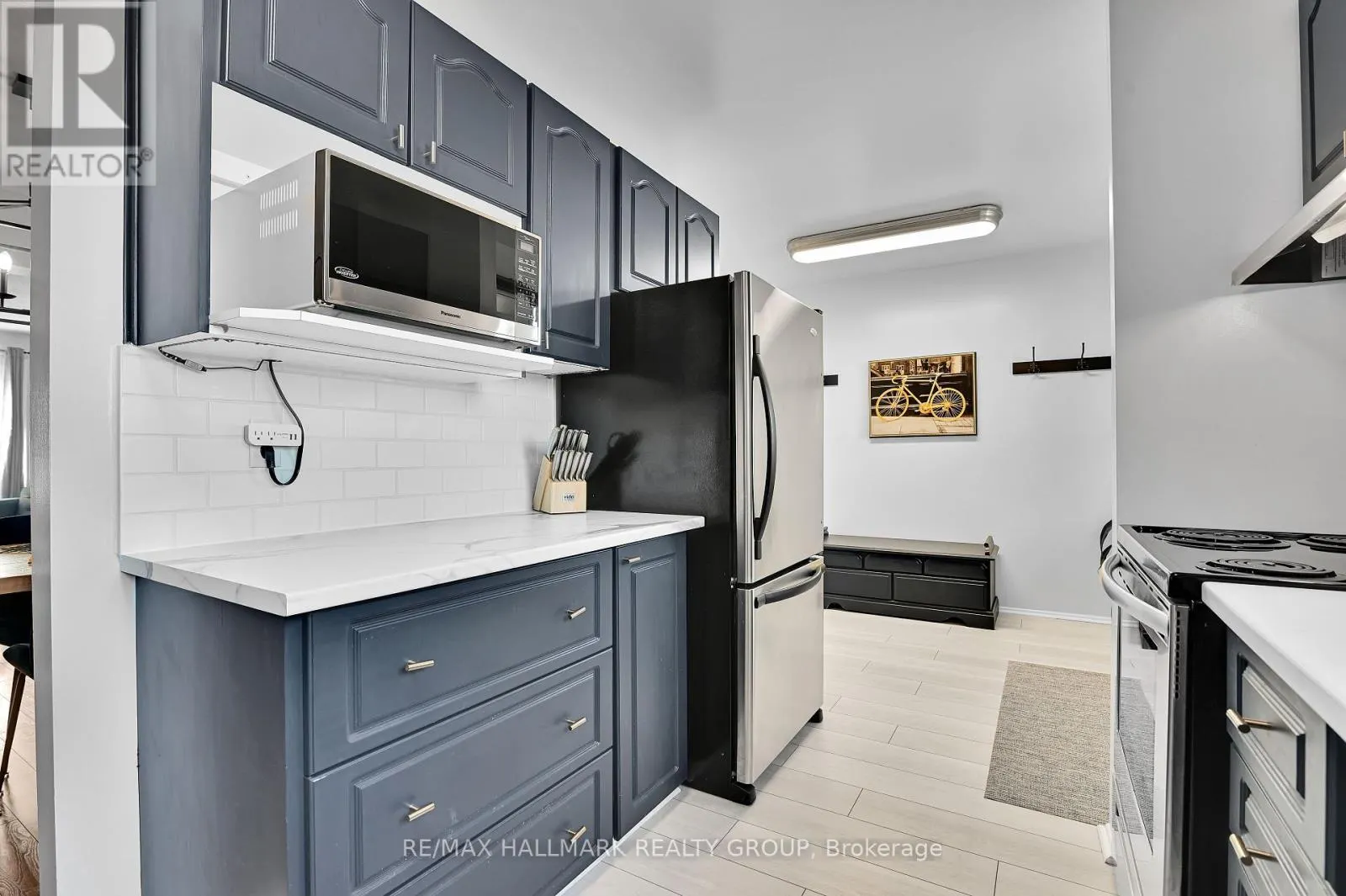 53 - 21 MIDLAND CRESCENT