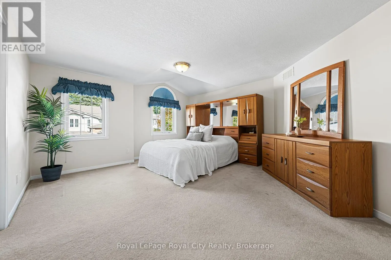 7 - 784 GORDON STREET, #7