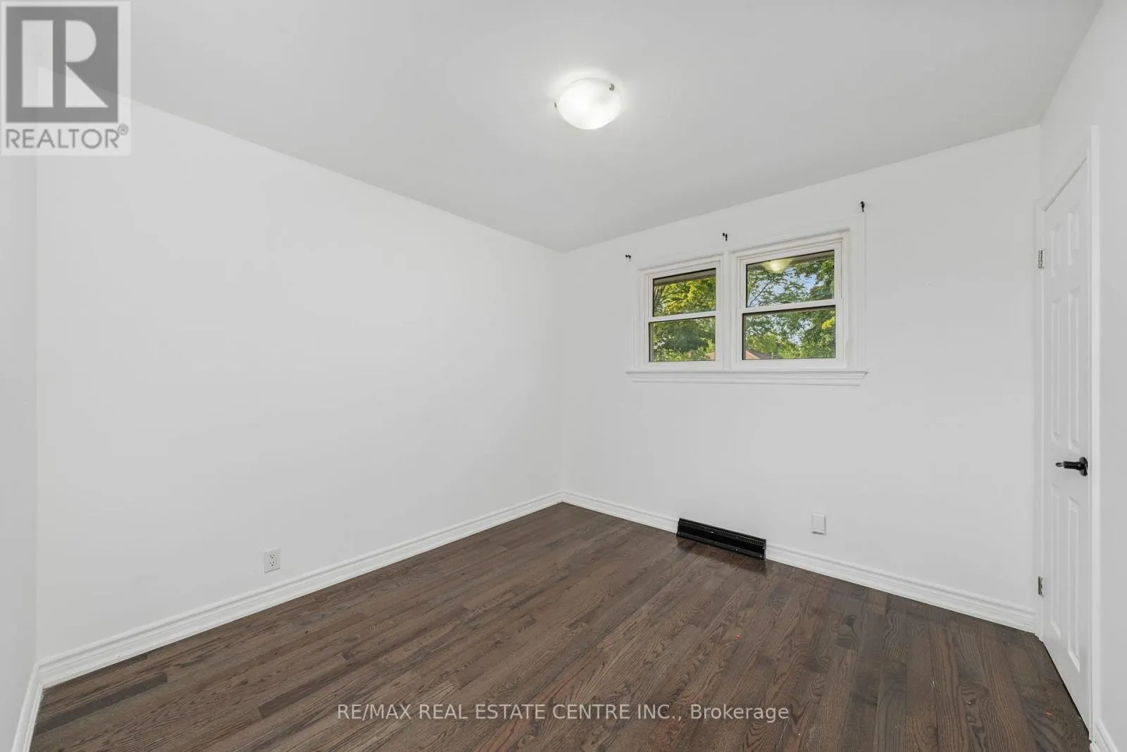 601 HOLLYWOOD PLACE