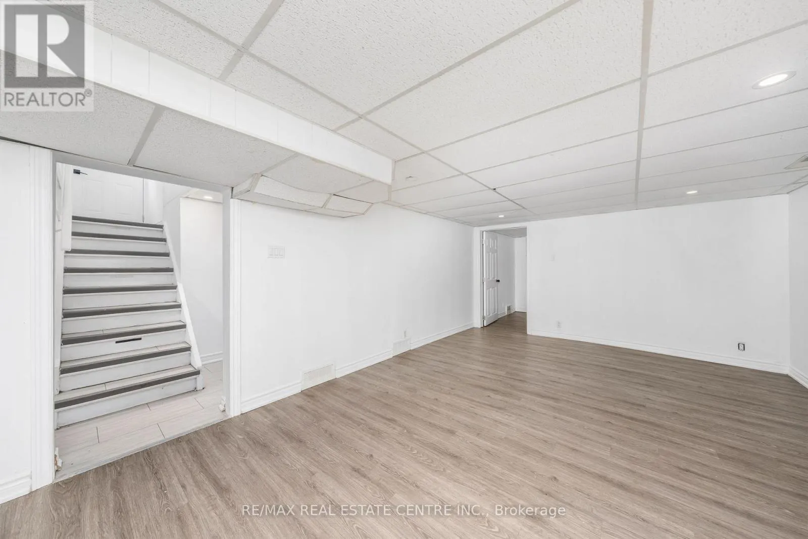 601 HOLLYWOOD PLACE