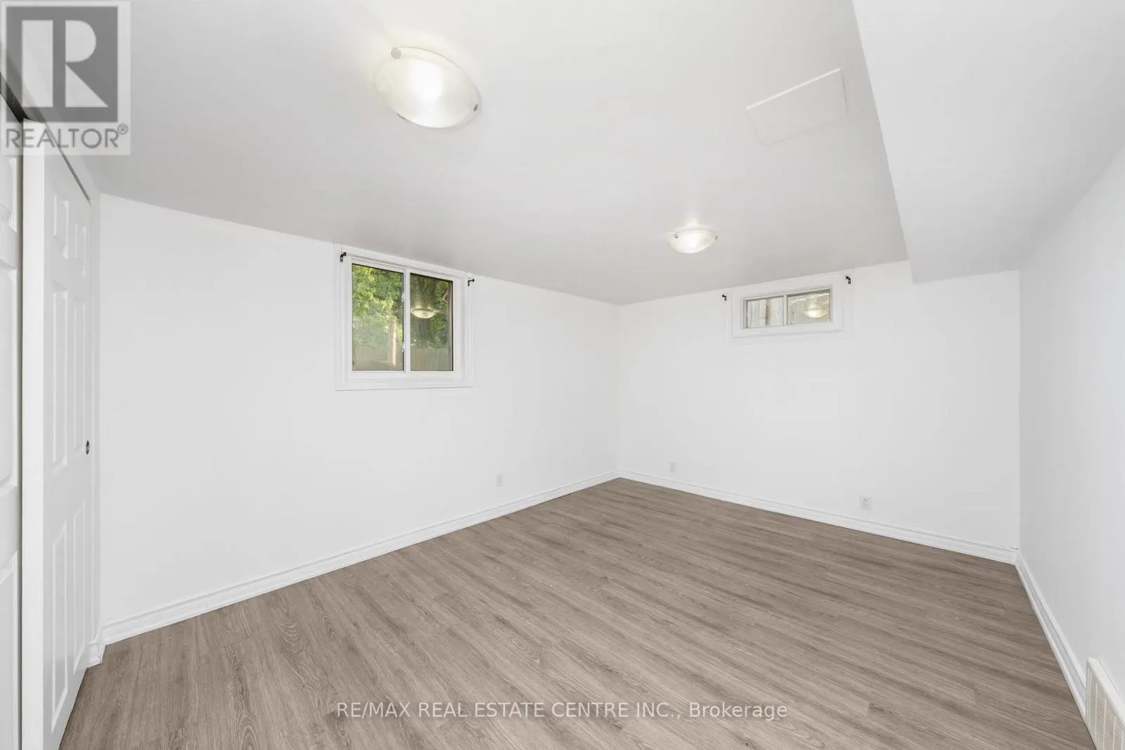 601 HOLLYWOOD PLACE