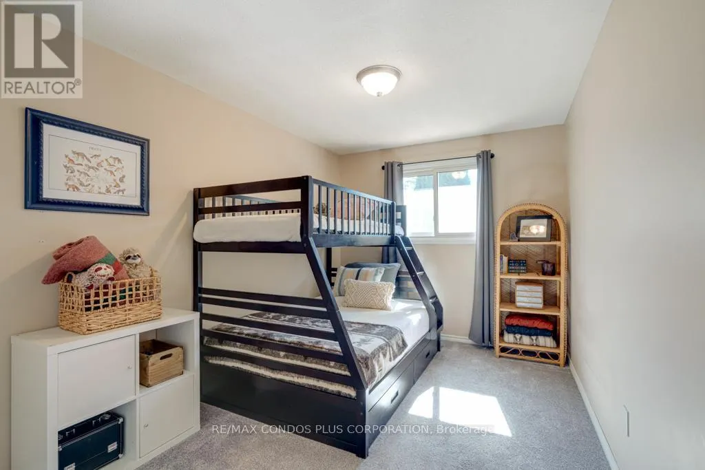 577 MACKECHNIE CRESCENT