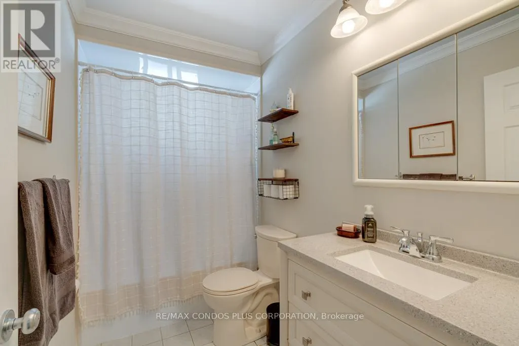 577 MACKECHNIE CRESCENT