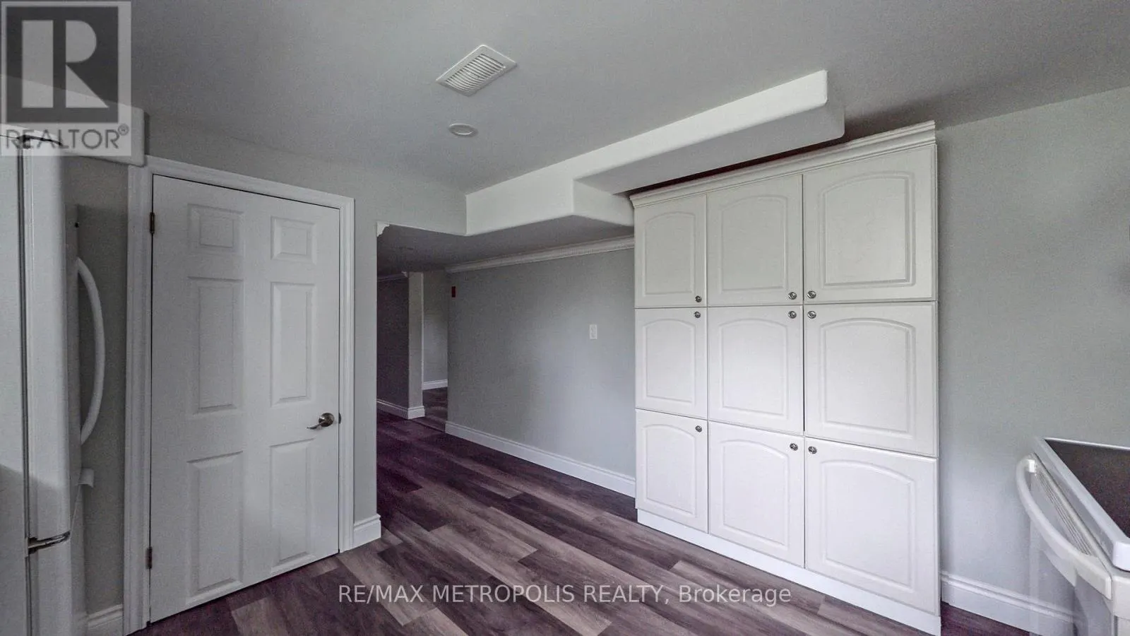 MAIN - 1020 BREWER STREET