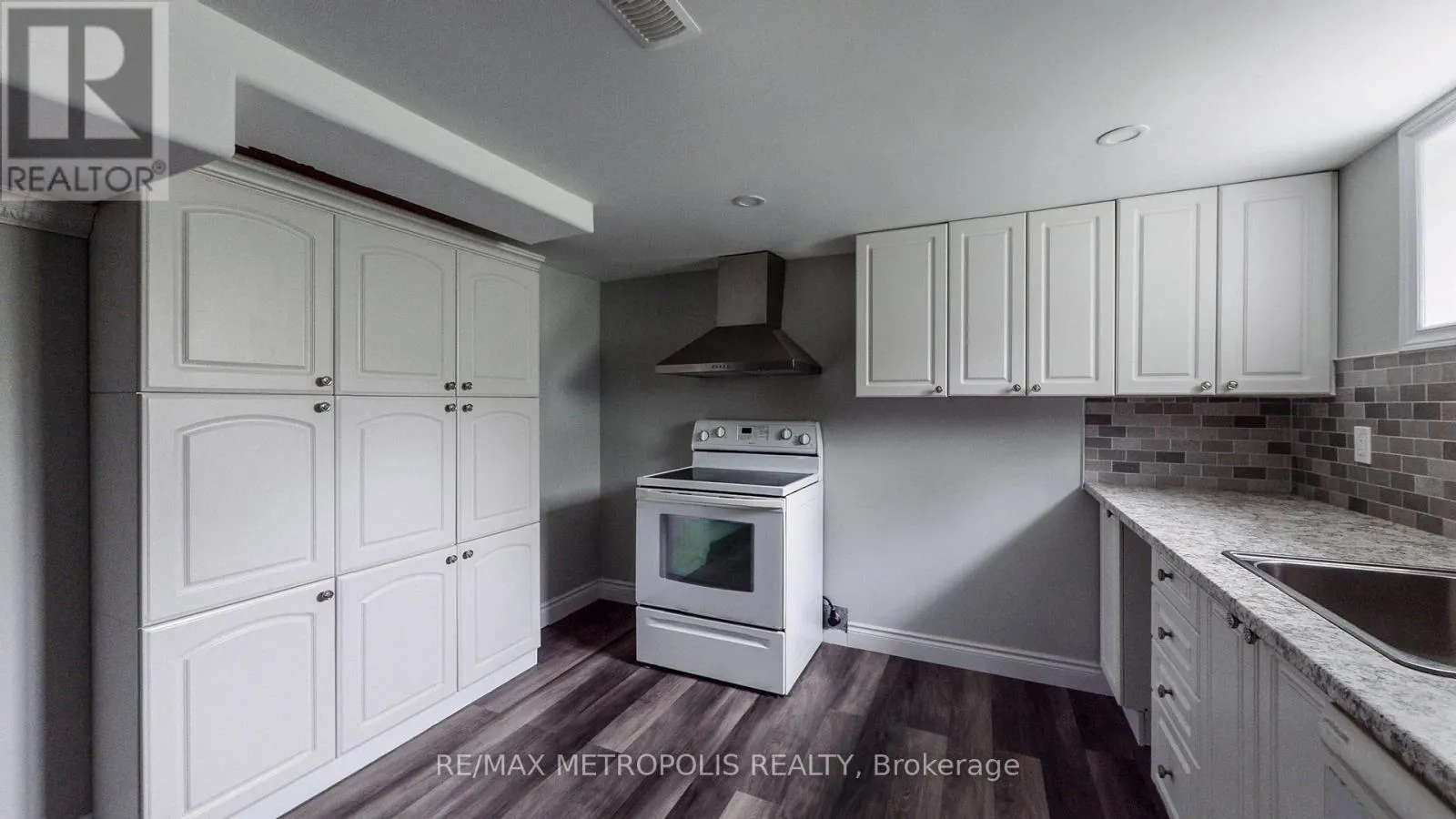 MAIN - 1020 BREWER STREET