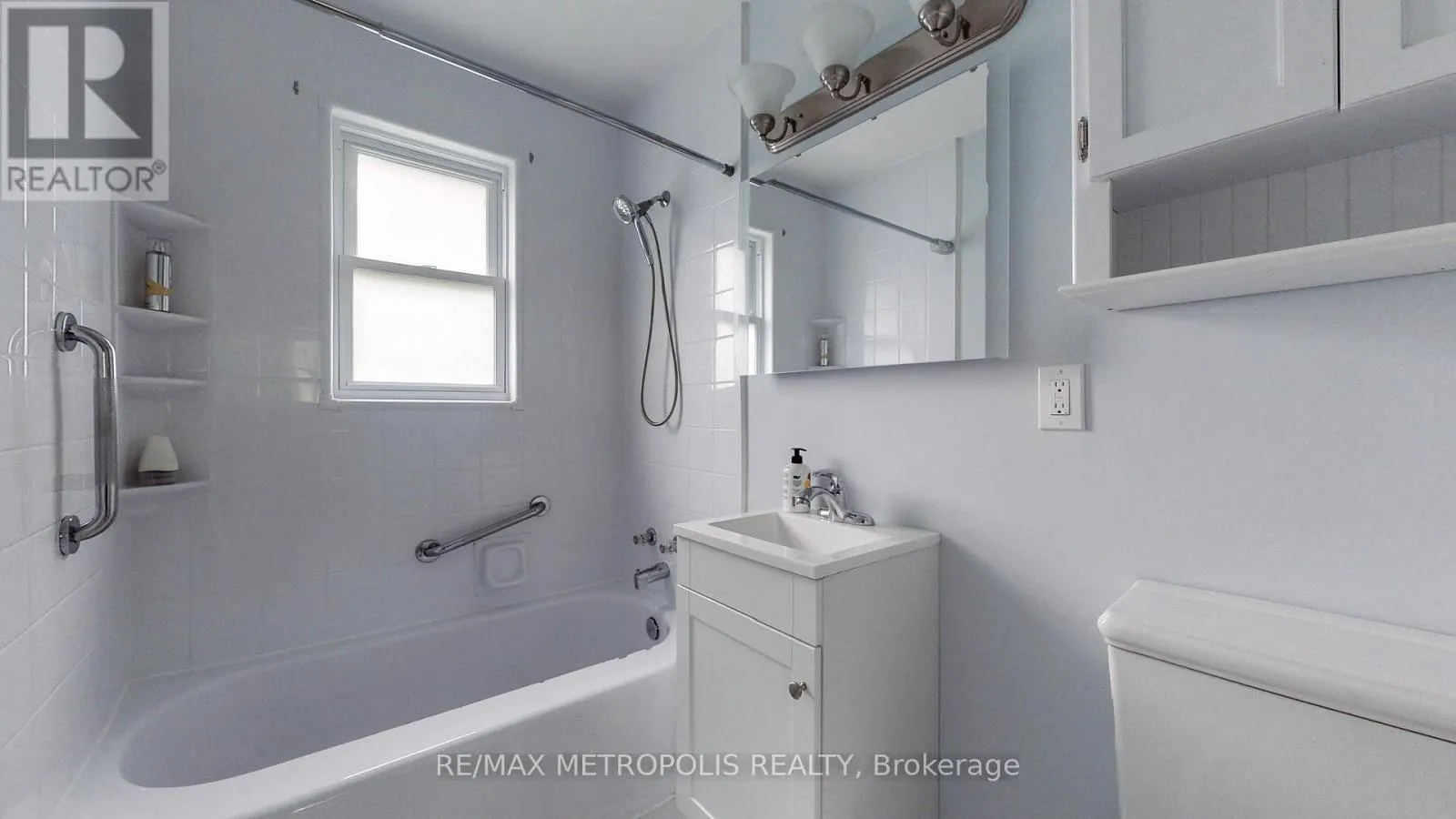 MAIN - 1020 BREWER STREET