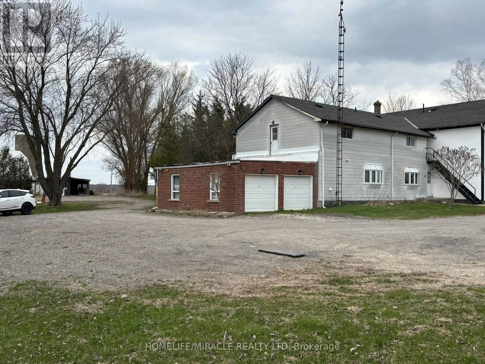 5 - 1381 HWY 8