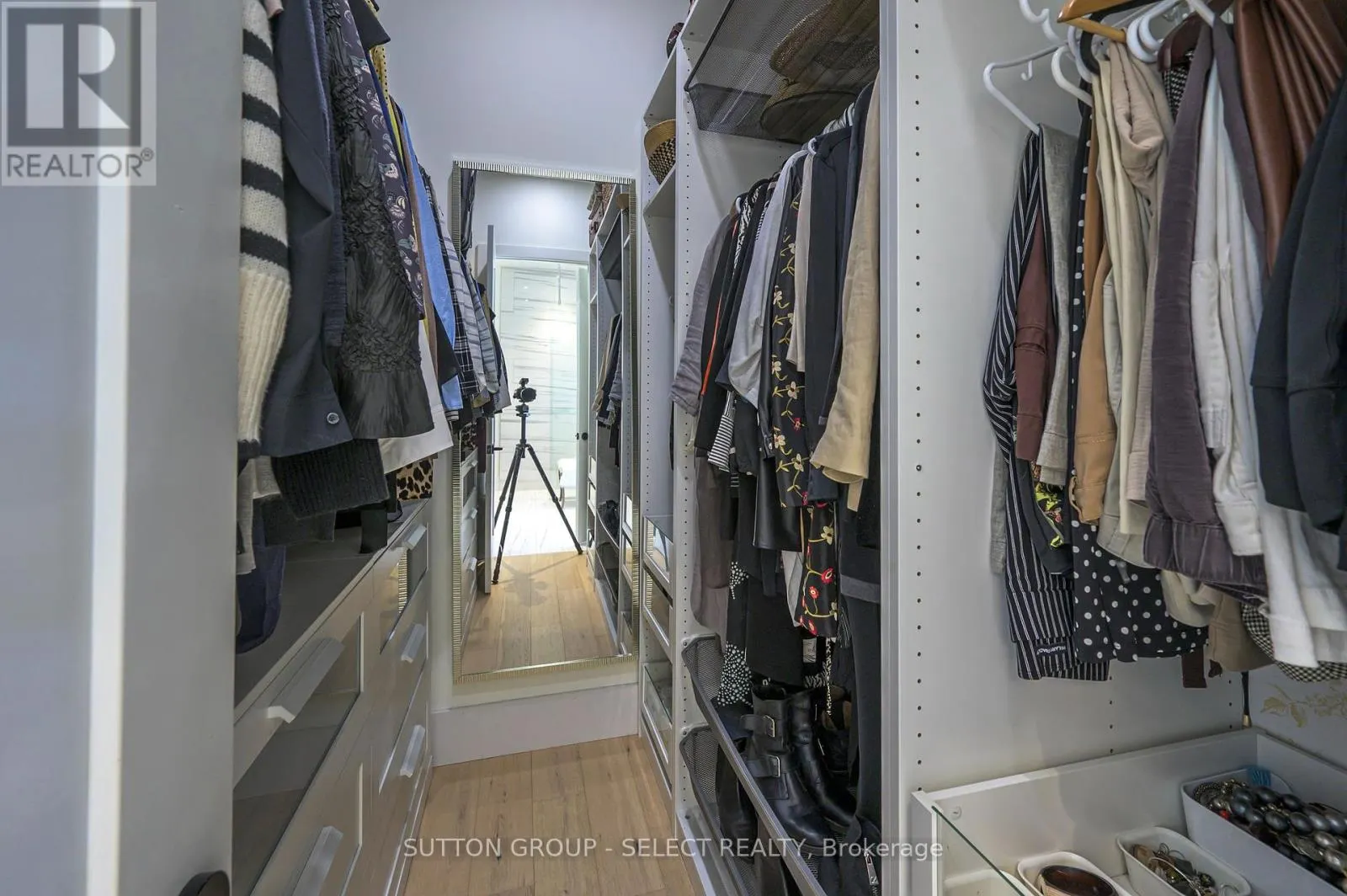 185 COMMISSIONERS ROAD E