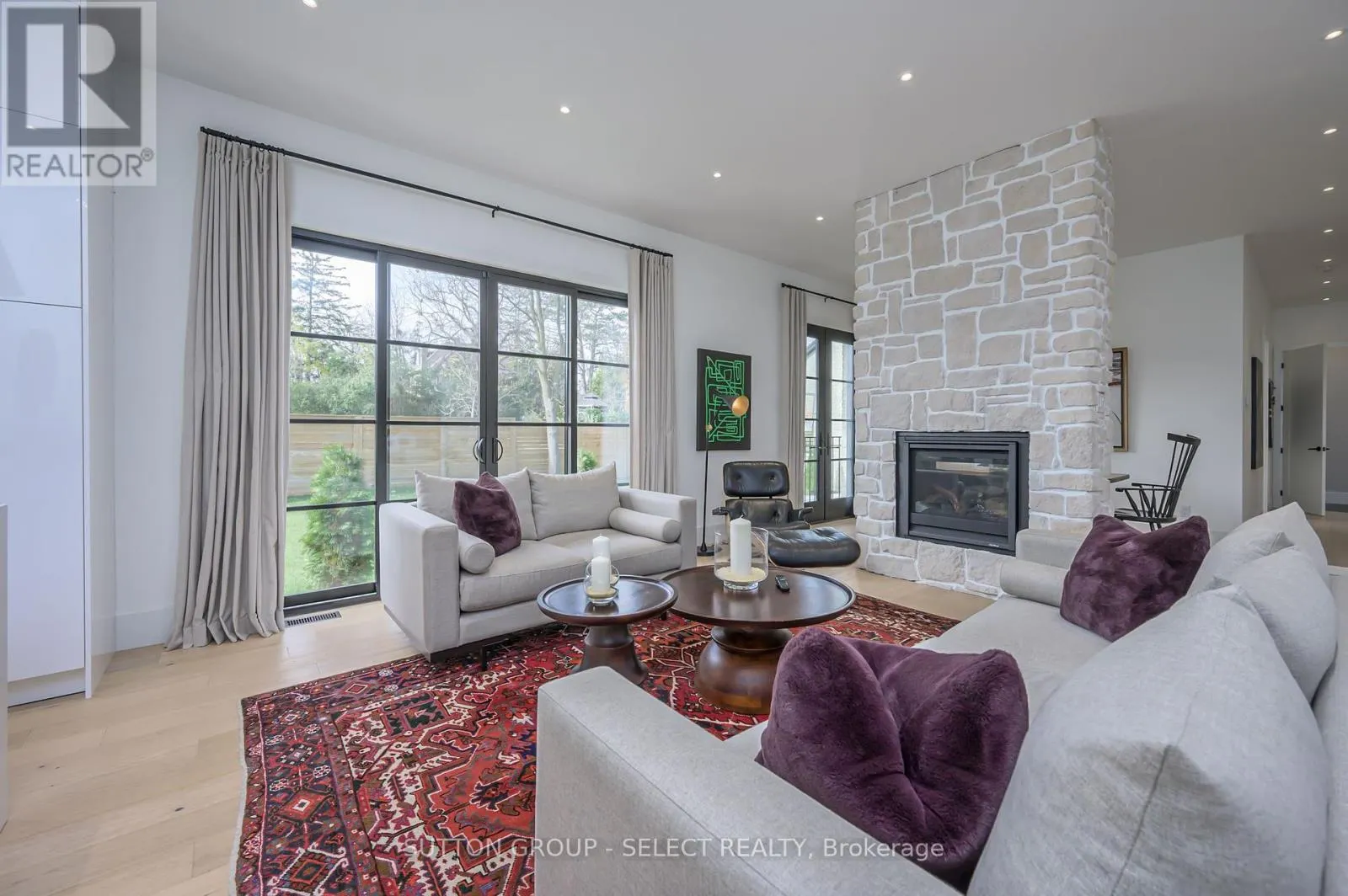 185 COMMISSIONERS ROAD E