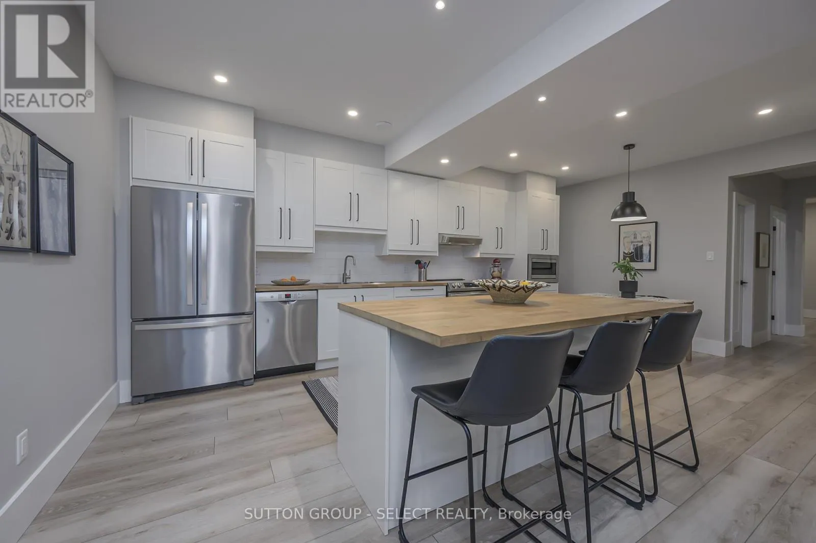 185 COMMISSIONERS ROAD E