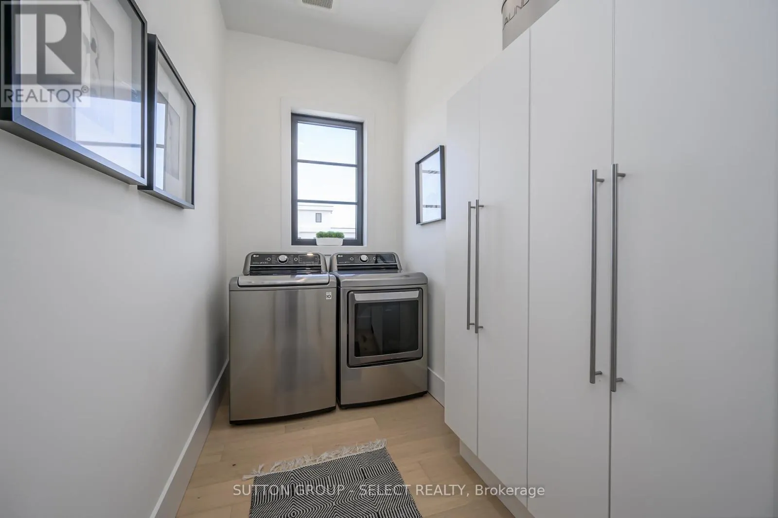 185 COMMISSIONERS ROAD E