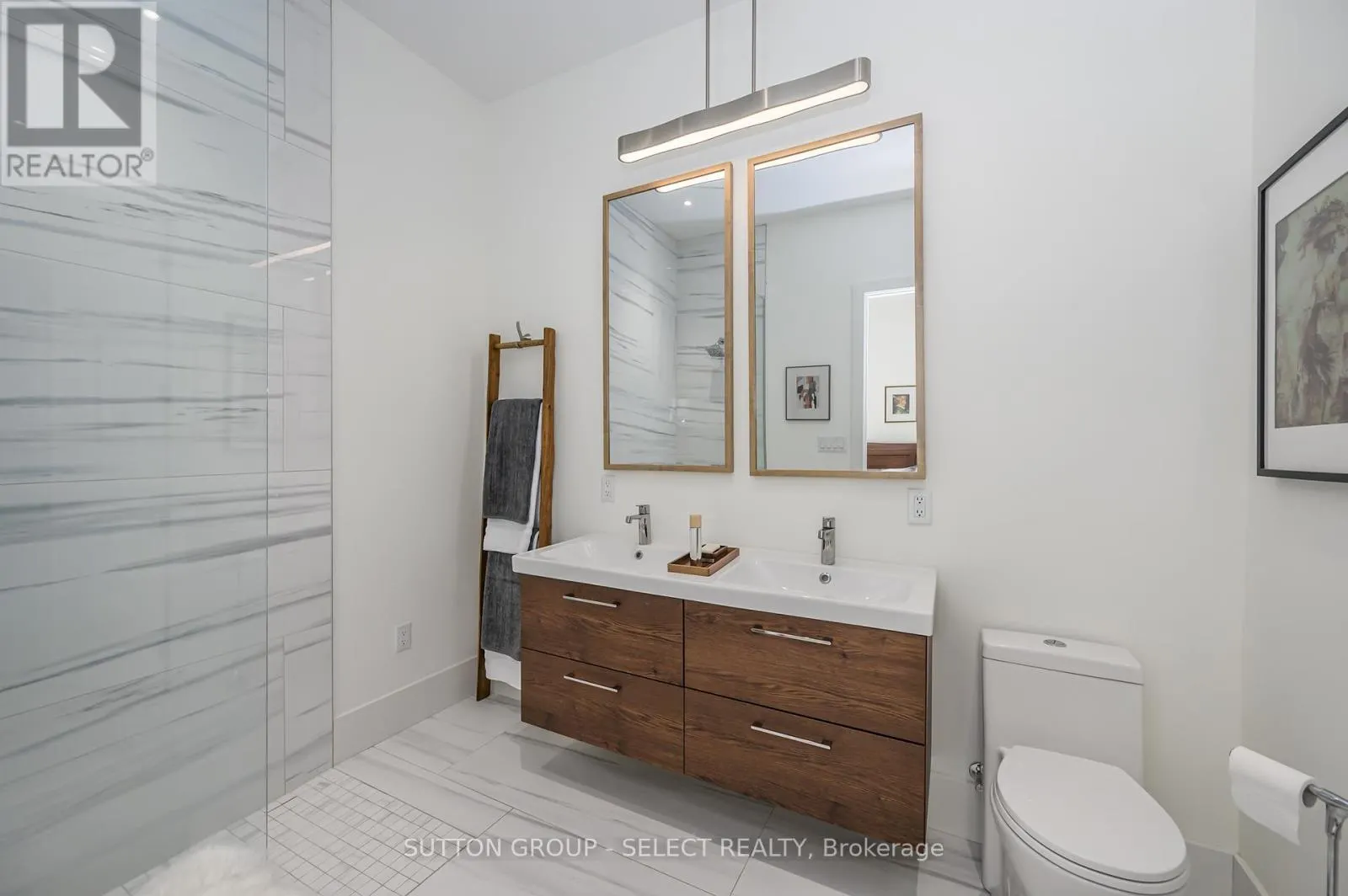185 COMMISSIONERS ROAD E