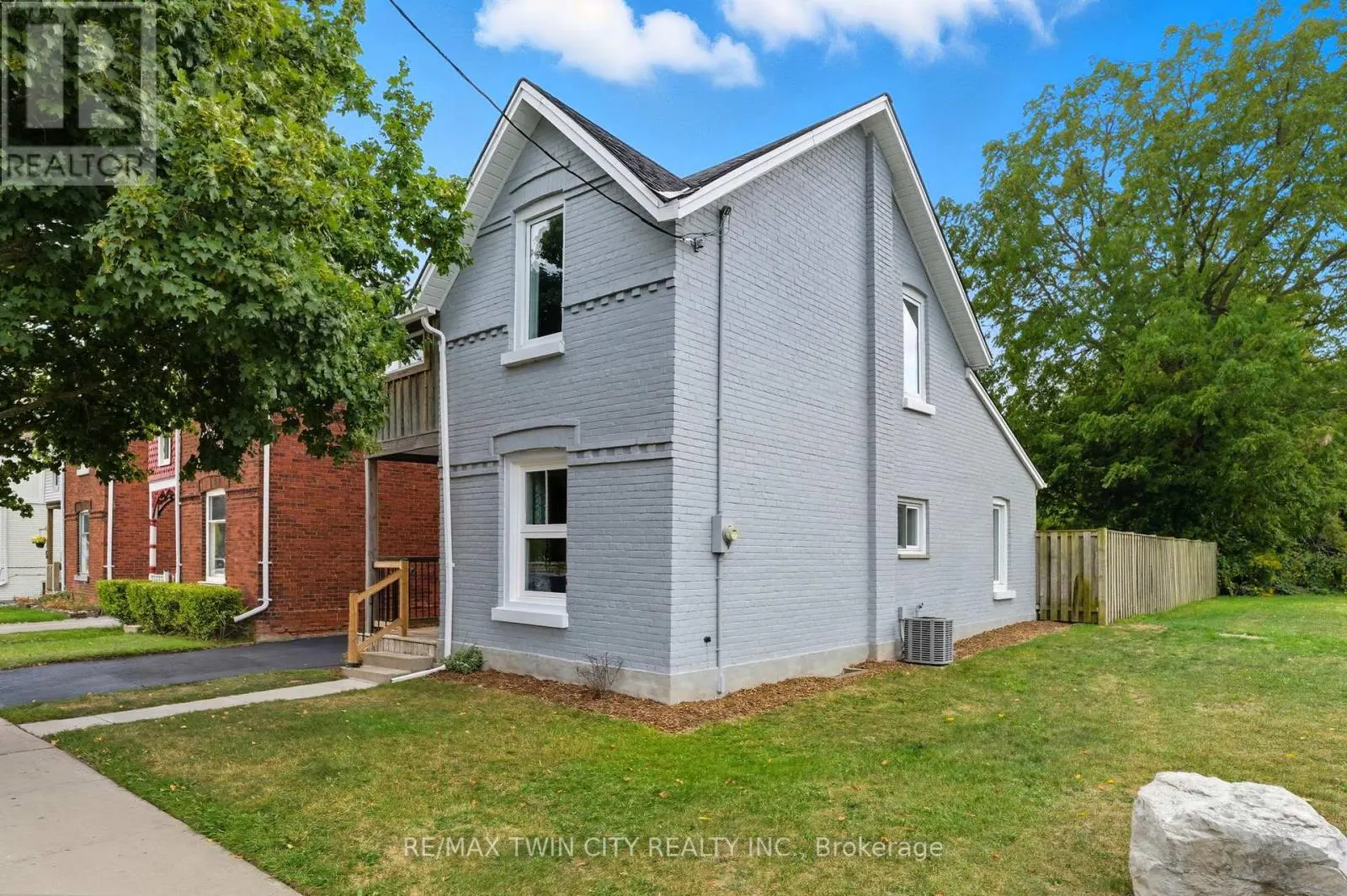 1 ONTARIO STREET