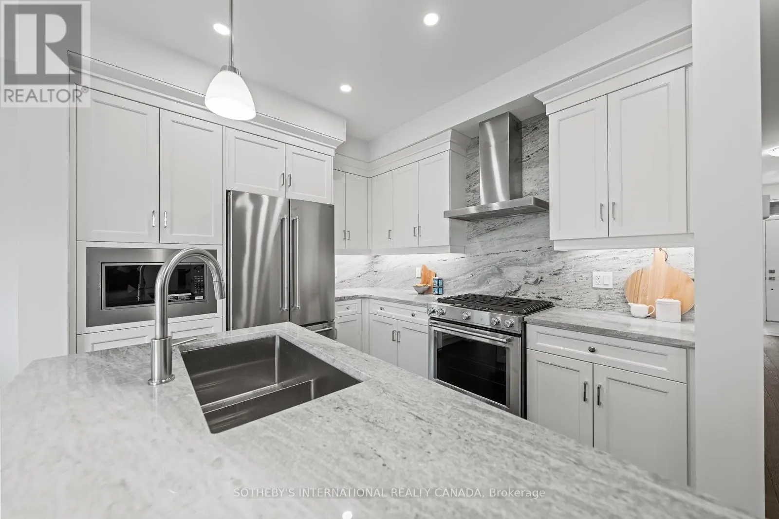 23 - 675 VICTORIA ROAD N