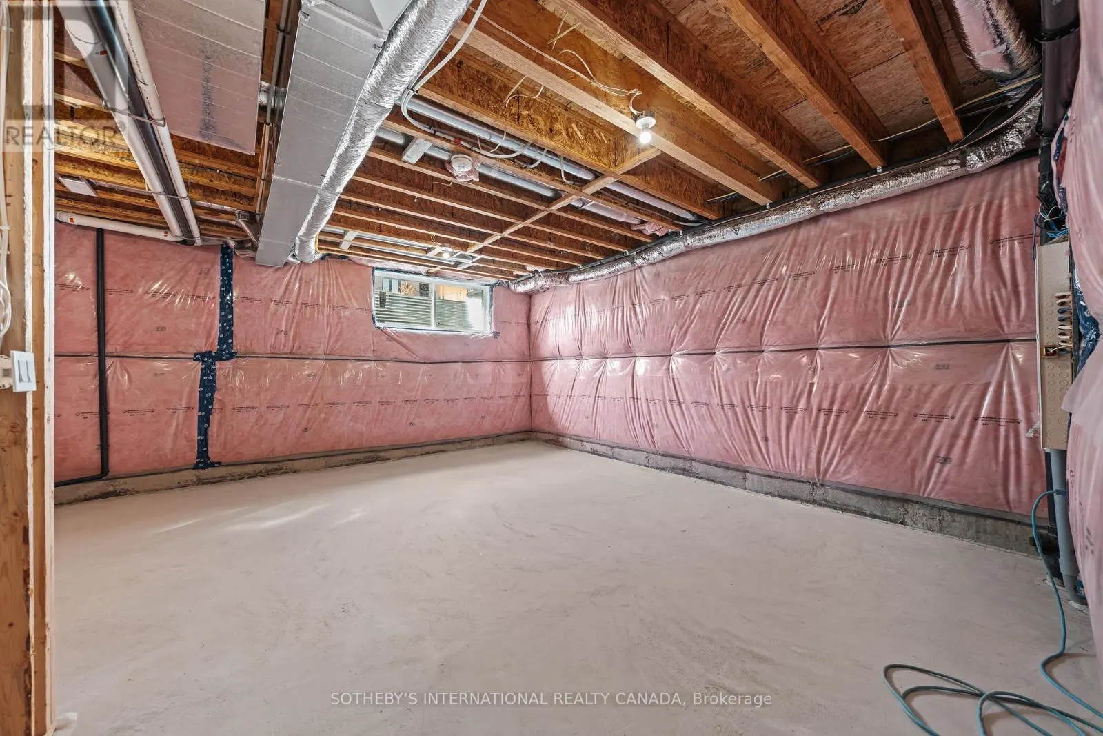 23 - 675 VICTORIA ROAD N