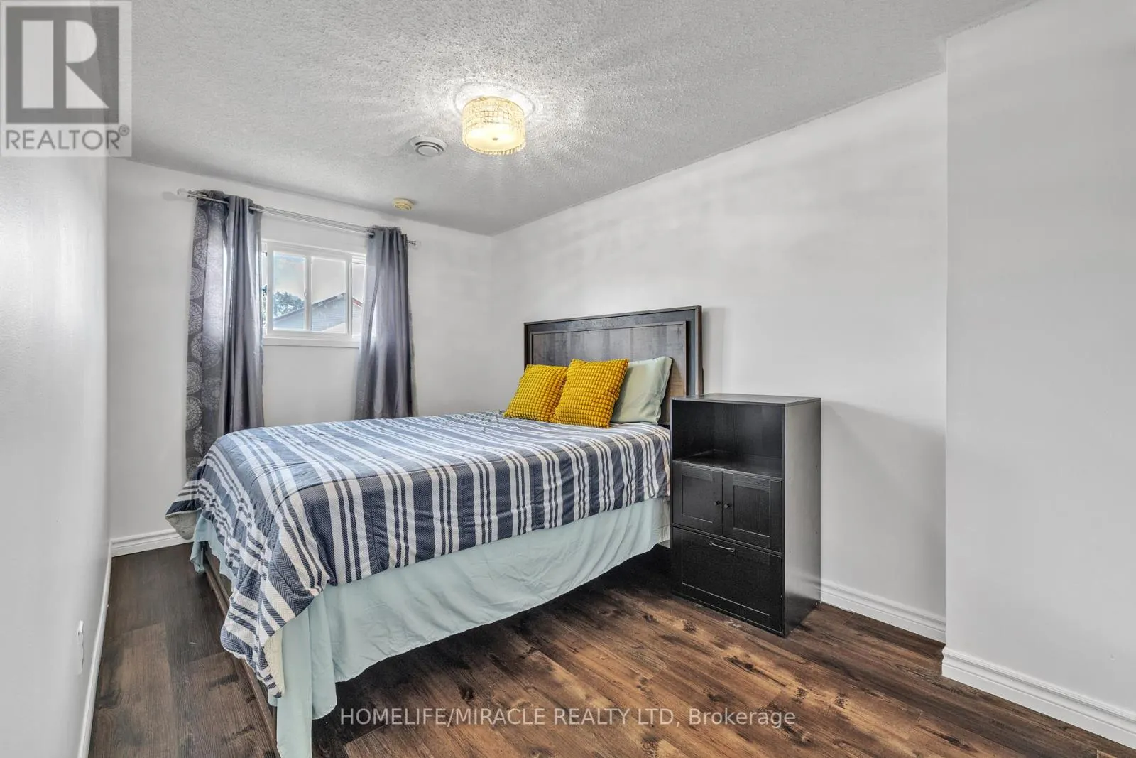 4 - 259 LANSDOWNE AVENUE